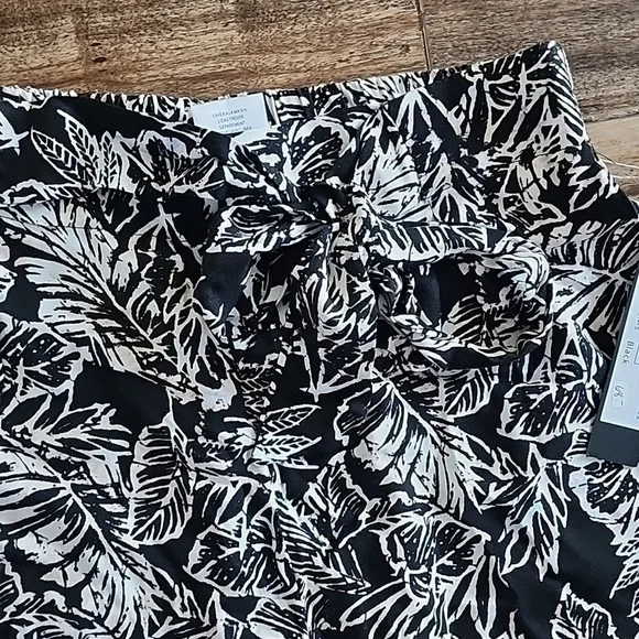 Women's Tribal Jeans Black Foral Print Shorts Sz Small - Picture 5 of 8